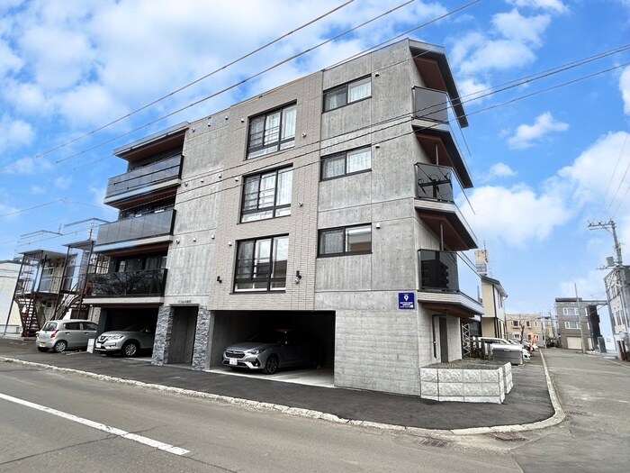 物件外観写真1　(外観写真)