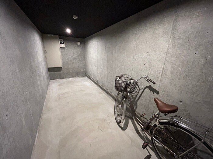 物件外観写真5　(駐輪場)