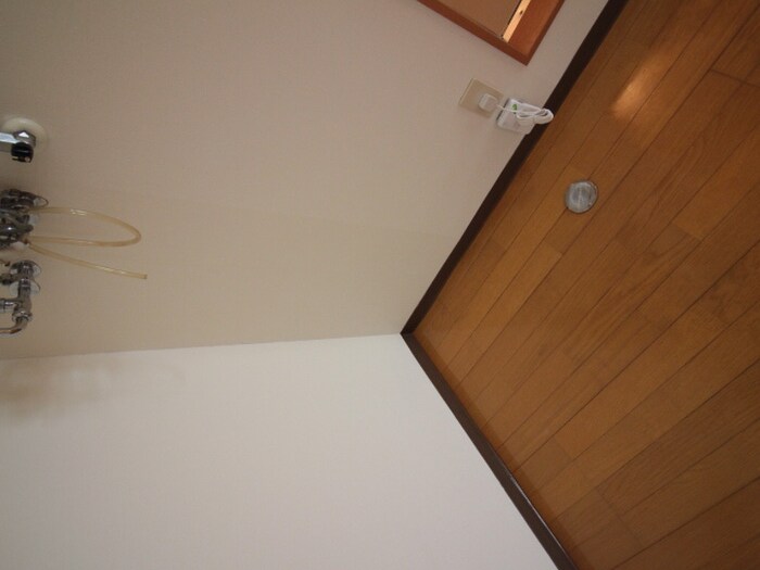 物件内観写真15　(洗濯機置場)