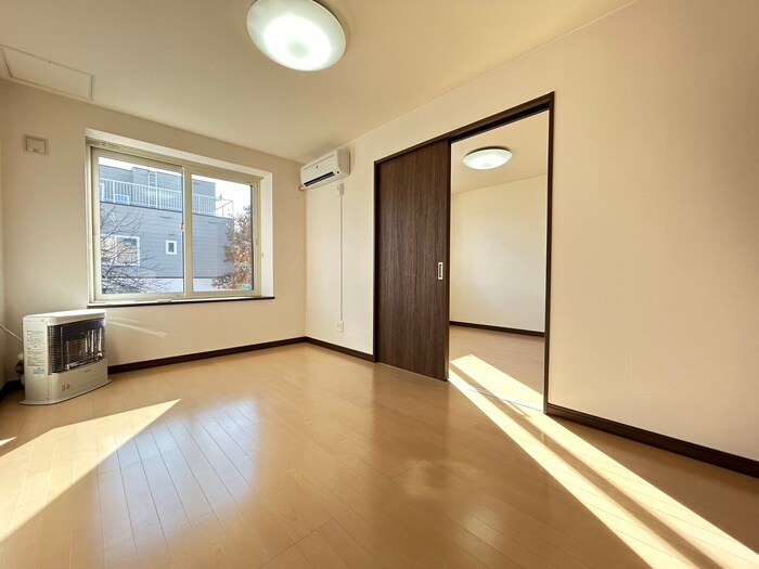 物件内観写真9　(居室)