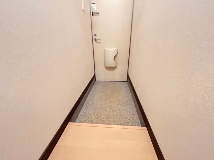 物件内観写真15　(玄関)