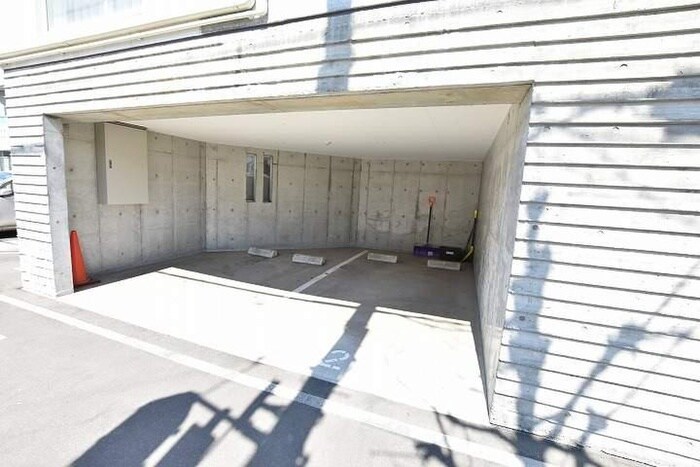 物件外観写真6　(駐車場)