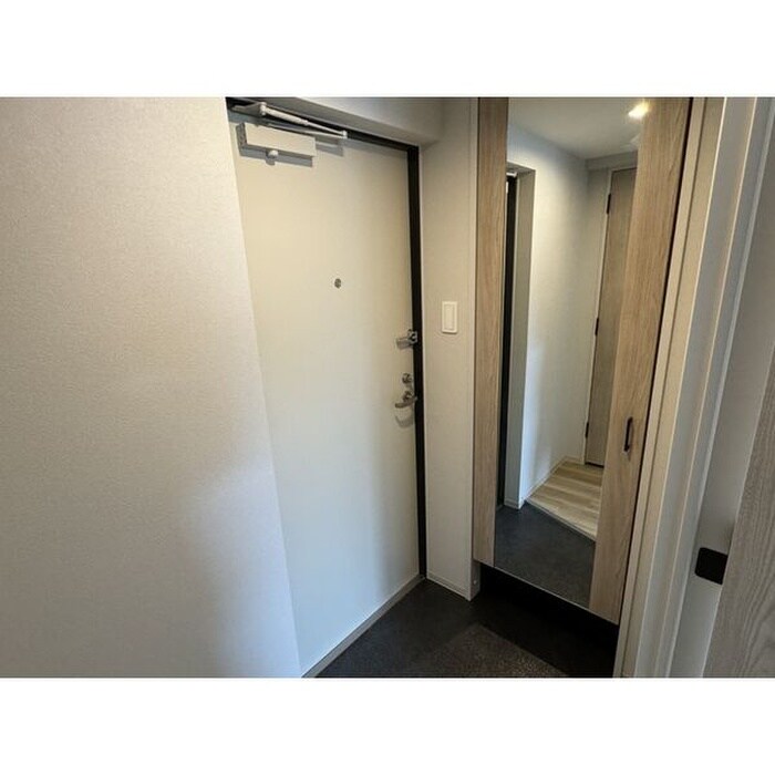 物件内観写真13　(玄関)