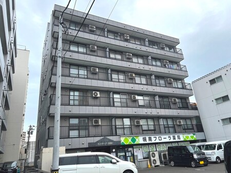 セントポ－リア五番館外観写真