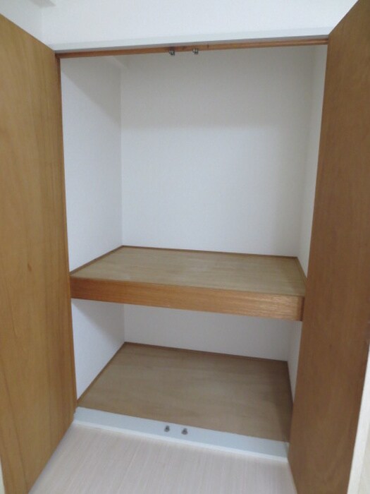 物件内観写真10　(収納)