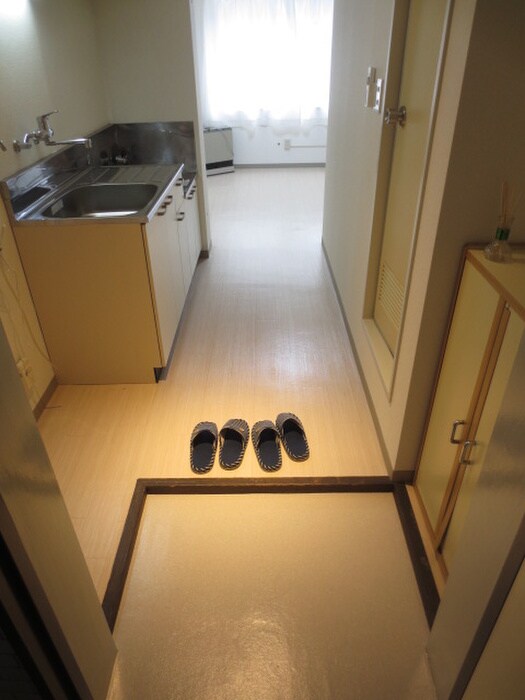 物件内観写真16　(玄関)