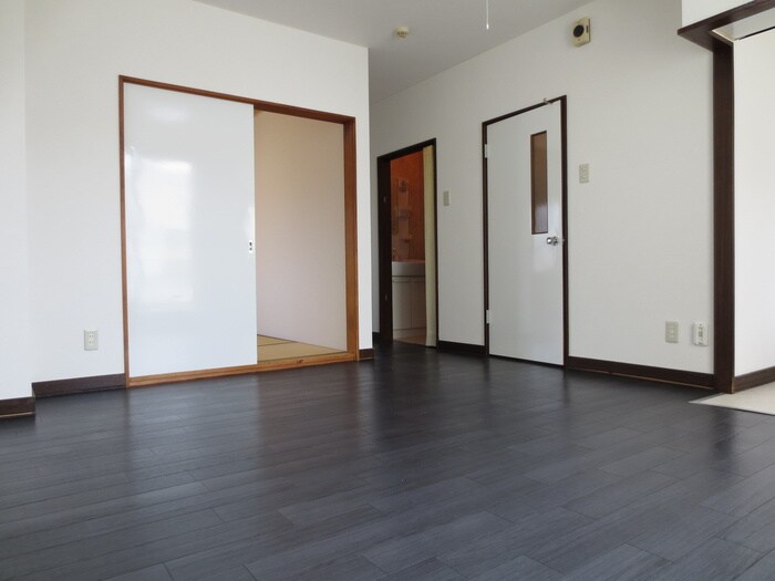 物件内観写真8　(居室)