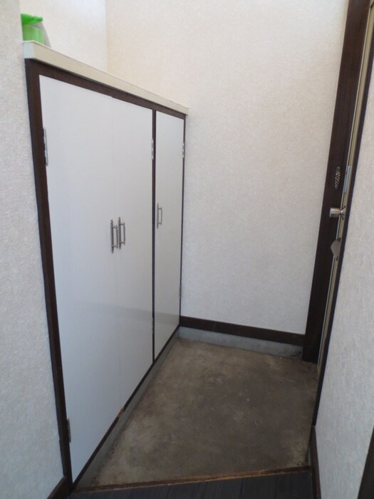 物件内観写真15　(玄関)
