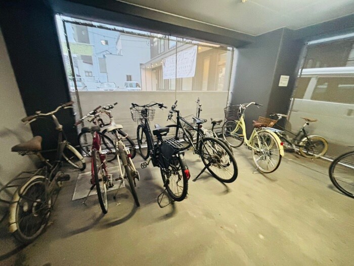 物件外観写真3　(駐輪場)