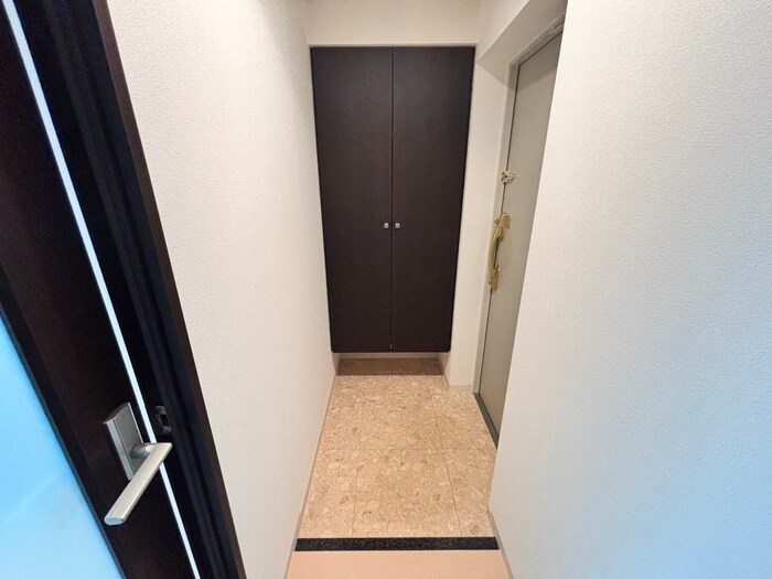 物件内観写真18　(玄関)
