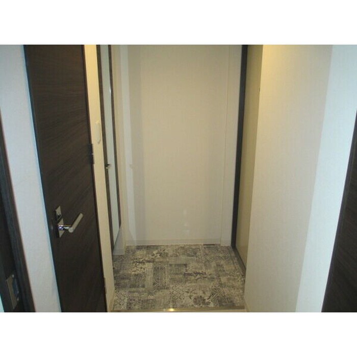 物件内観写真15　(玄関)