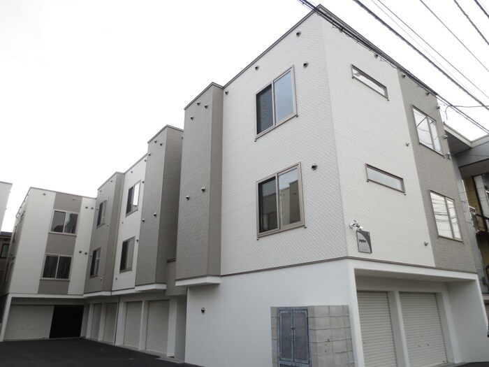 物件外観写真1　(外観写真)