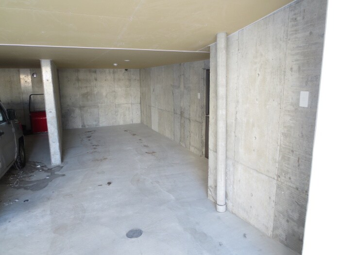 物件外観写真6　(駐車場)