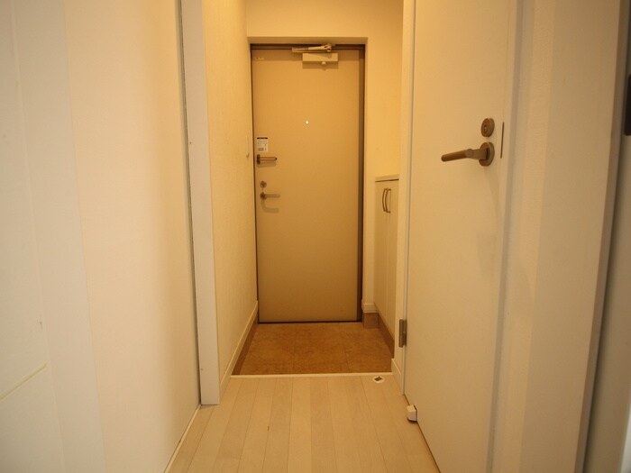 物件内観写真16　(玄関)