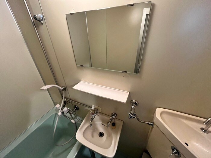 物件内観写真11　(洗面)