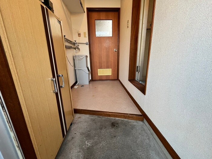 物件内観写真14　(玄関)