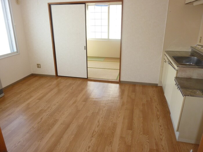 物件内観写真3　(居室)