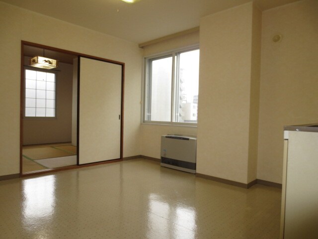 物件内観写真4　(居室)