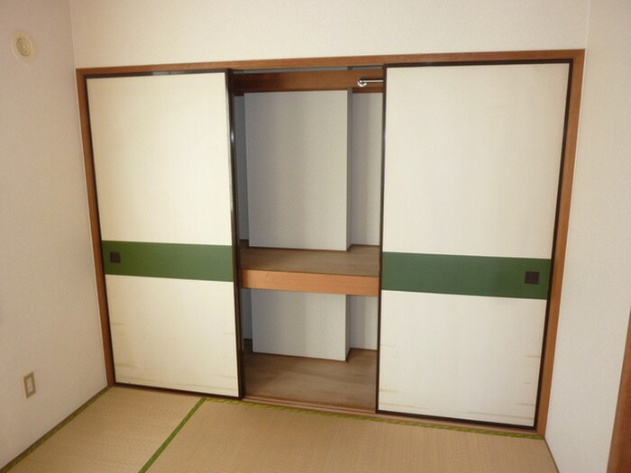 物件内観写真5　(収納)