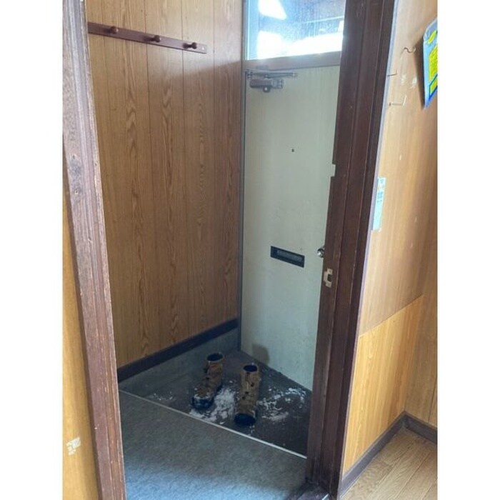 物件内観写真15　(玄関)