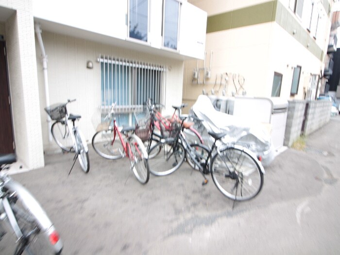 物件外観写真3　(駐輪場)