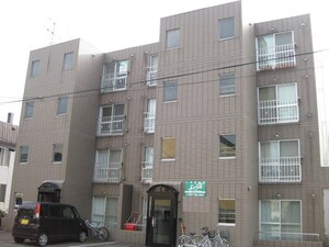 リラＡ棟外観写真