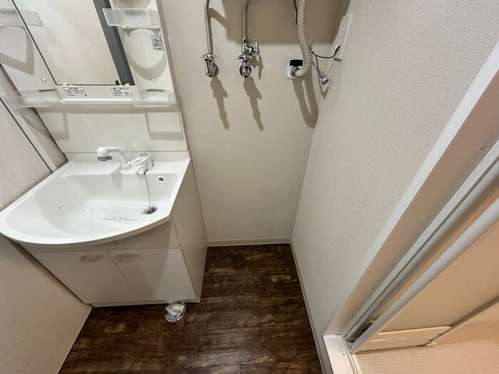 物件内観写真16　(洗濯機置場)