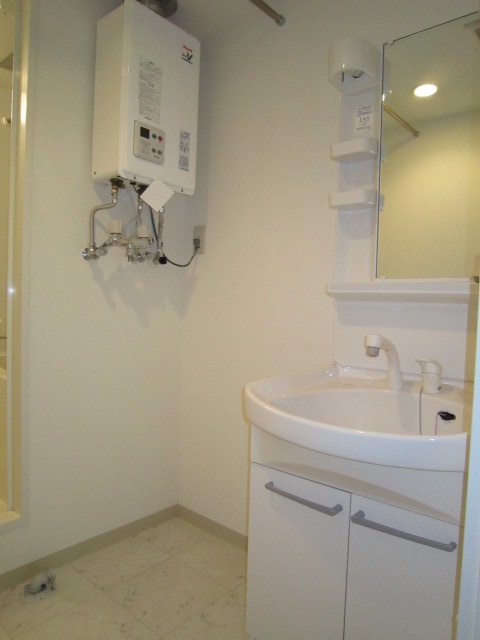 物件内観写真9　(洗面)