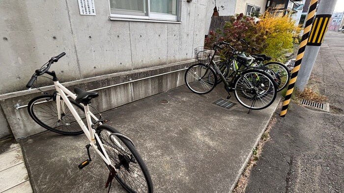 物件外観写真6　(駐輪場)
