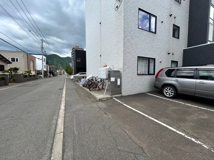 物件外観写真5　(駐輪場)