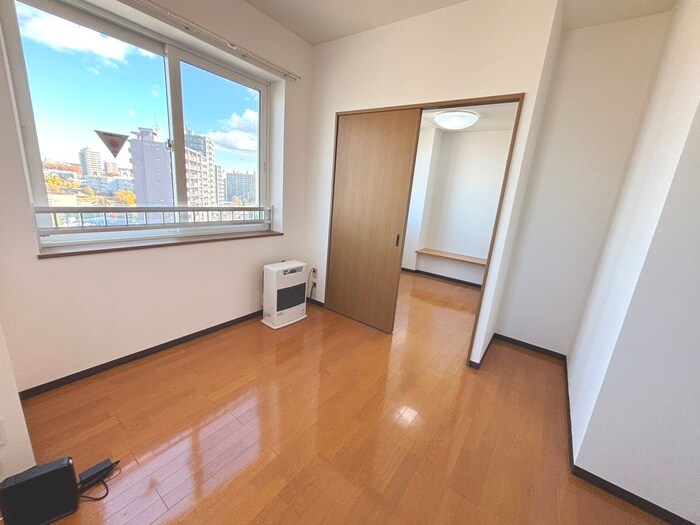 物件内観写真3　(居室)