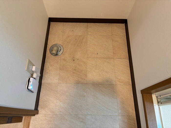 物件内観写真12　(洗濯機置場)