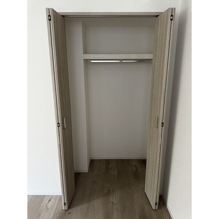 物件内観写真6　(収納)