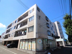 ロ－ヤルハイツ月寒東３－４外観写真