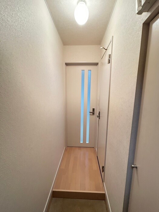 物件内観写真12　(玄関)
