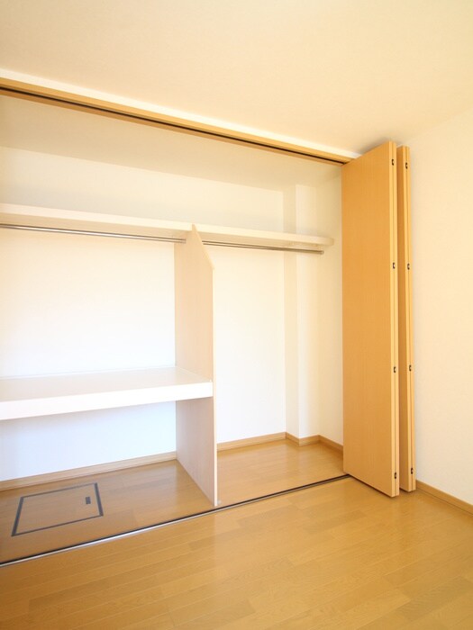 物件内観写真6　(収納)