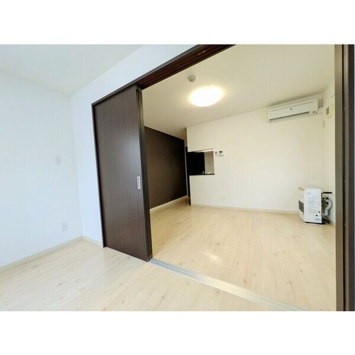 物件内観写真4　(居室)