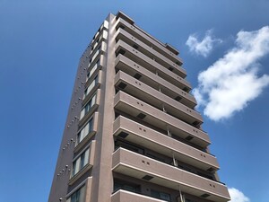 メトロマリオン外観写真