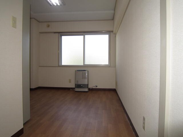 物件内観写真4　(居室)