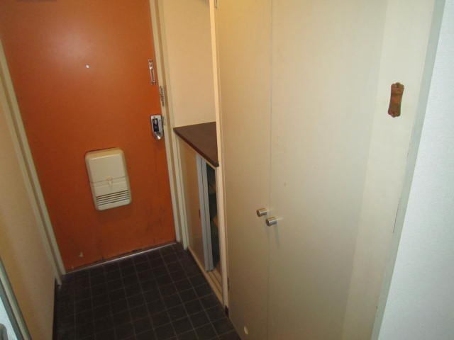 物件内観写真9　(玄関)