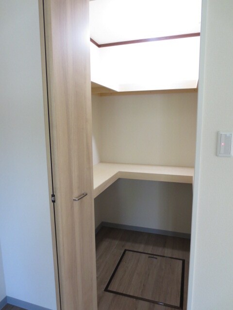 物件内観写真9　(収納)