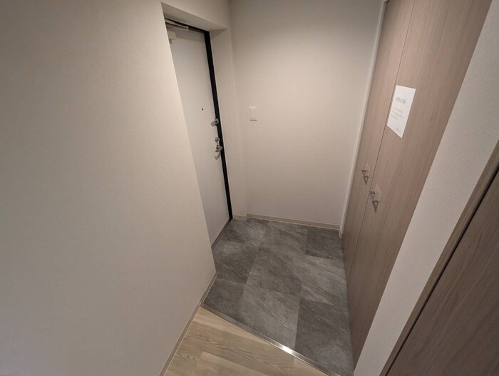 物件内観写真18　(玄関)