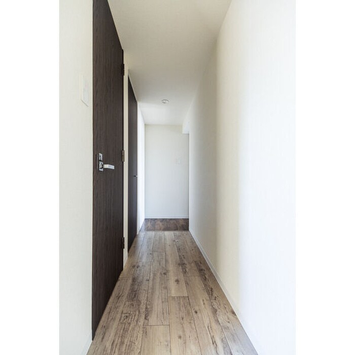 物件内観写真16　(玄関)