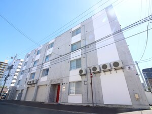 グランドサクセス月寒中央外観写真