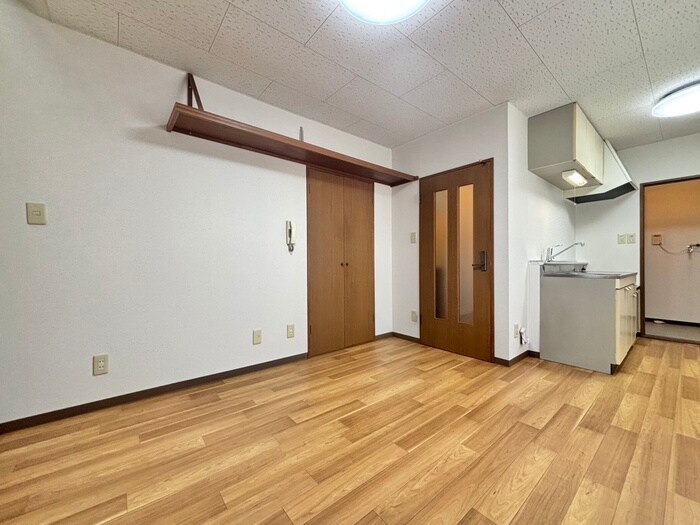 物件内観写真9　(居室)