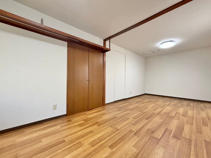 物件内観写真13　(居室)