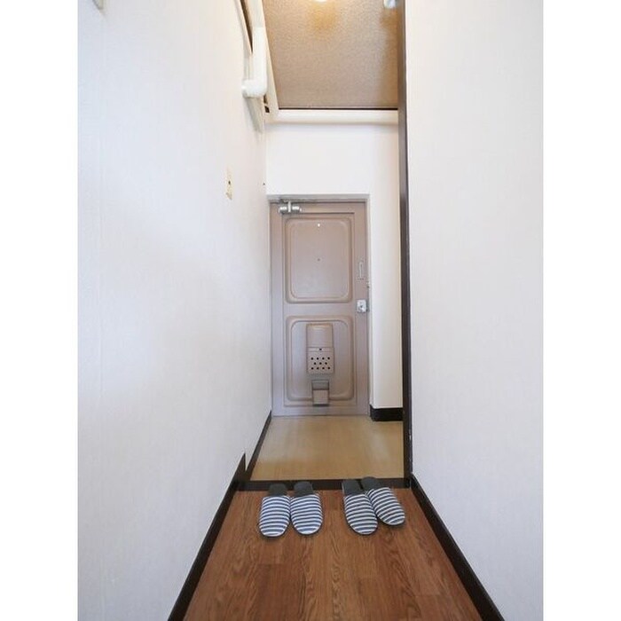 物件内観写真11　(玄関)