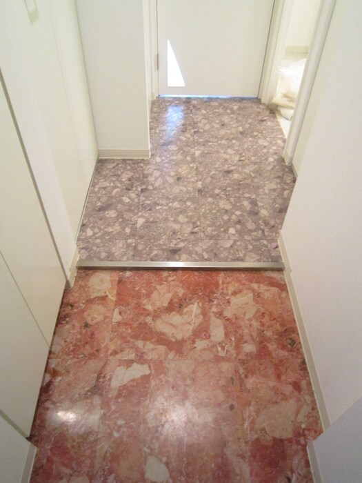 物件内観写真14　(玄関)