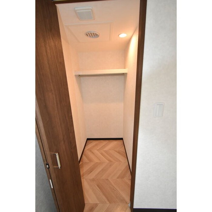 物件内観写真15　(収納)