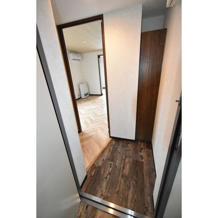 物件内観写真16　(玄関)